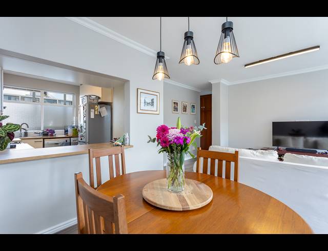 2 BEDROOM APARTMENT FOR SALE IN WYNBERG UPPER